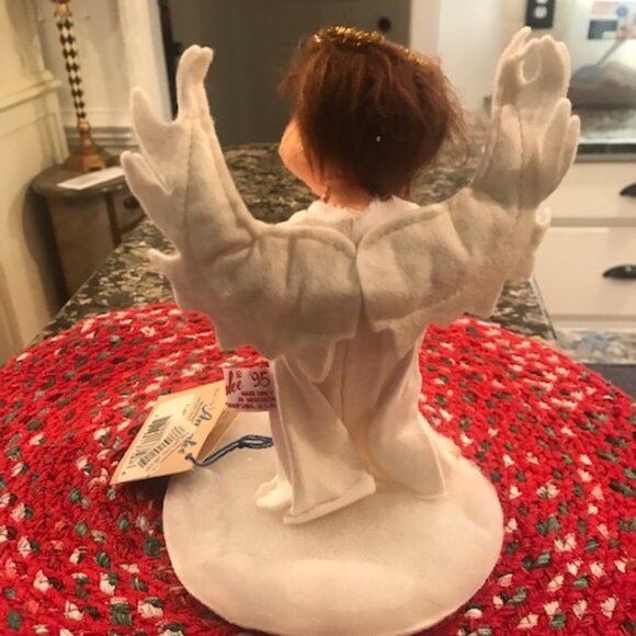 Annalee 8" Caroling Singing Angel1995 with tag - Picture 2 of 2